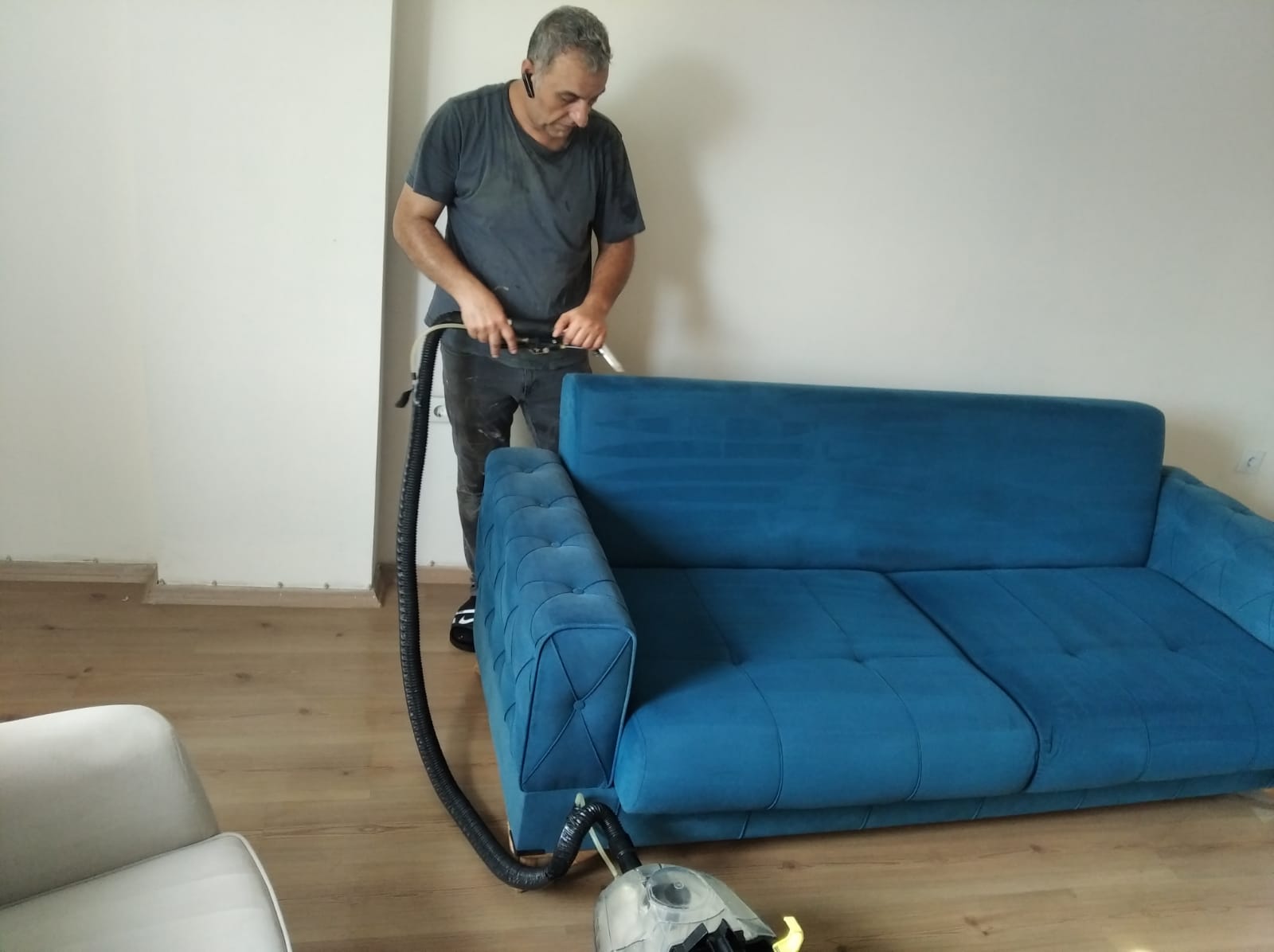 Kumaş Türüne Özel Temizlik Yöntemleriyle Zarar Vermeden Temizlik